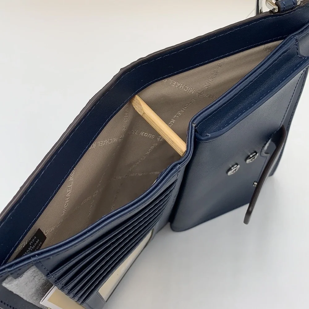 MICHAEL KORS JET SET TRAVEL NAVY MULTI LG DOUBLE ZIP WRSTLT